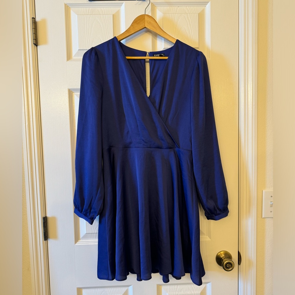 • Express • NWOT Women’s long sleeved Blue Wrap Dress